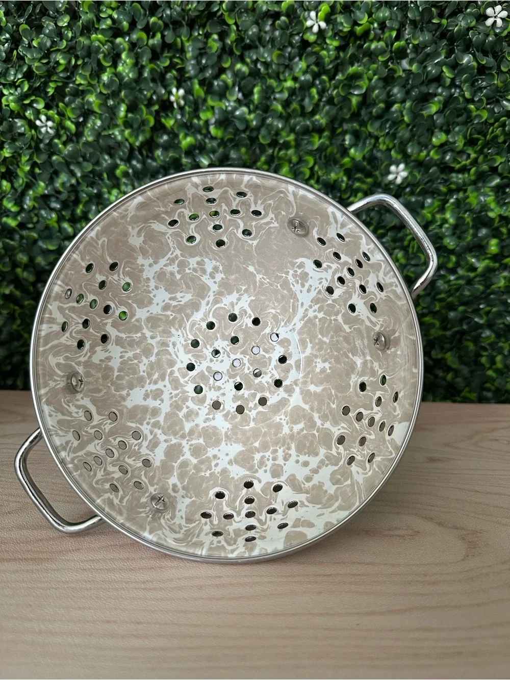 Golden Rabbit Enamelware Petite Colander 1 Quart